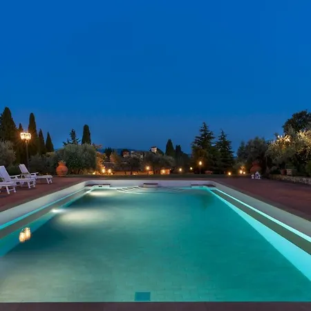 Villa I Levrieri 8, Emma *