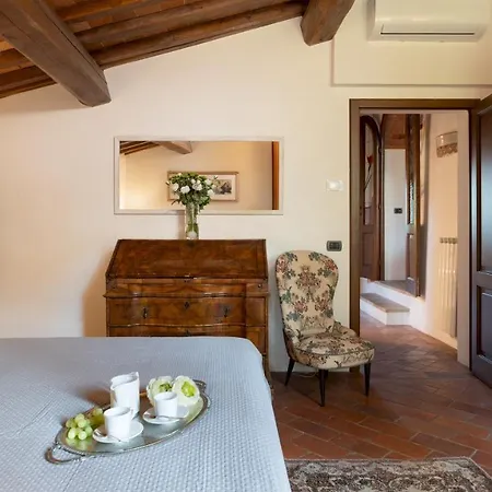 Villa I Levrieri 8, Emma *