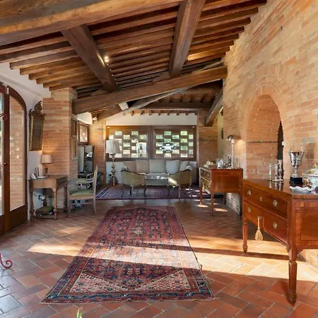 Villa I Levrieri 8, Emma *